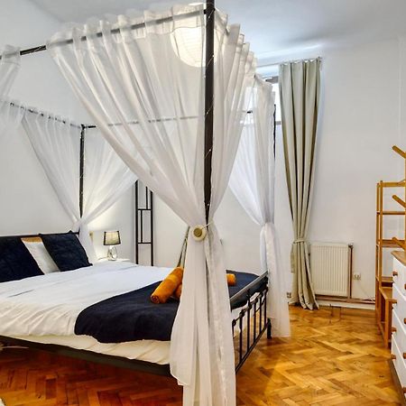 Intimo Oldtown Romantic Apartment Brașov Exterior foto